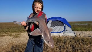 Camping on Abandoned Island  Fishing Crabbing amp Coastal Foraging Catch Cook Camp [upl. by Aivirt]