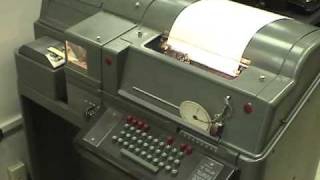 TELETYPE MODEL 28 ASR COPYING ITTY  MUSEUM OF COMMUNICATIONS  SEATTLE [upl. by Marlie825]