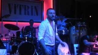 Rober hatemoÇiçegim live performance club vitrin 2013HD [upl. by Kondon]