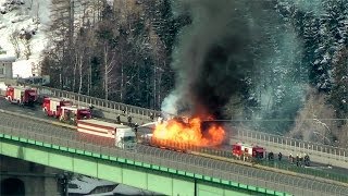 LKW Brand auf Europabrücke A13 Brennerautobahn am 18022012 [upl. by Sioled]