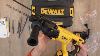 How to lock drillbit in chuck on cordless drill DeWalt [upl. by Asher114]