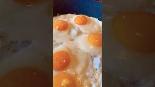 Uova al Tegamino 🍳🇮🇹 shorts eggs italiantaste italiancusine italianfoodlove food italy [upl. by Inaboy]