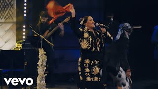 Lila Downs  Mezcalito En Vivo [upl. by Uolymme934]