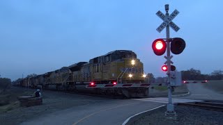 UP 8889 Manifest With Garbage Cans North Sacramento Northern Bike Trail Ped Railroad Crossing [upl. by Isabeau]