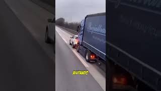 🚗💥 Auto Eroica Ferma Camion dai Freni Guasti 😱 Salvataggio Incredibile sulla Strada perte [upl. by Salahi]