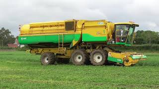 pea harvesting 2021 at westleton suffolk [upl. by Drawets857]