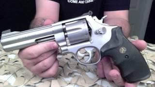 Smith amp Wesson 625 45ACP 6 Shot Revolver Overview  Texas Gun Blog [upl. by Okubo]