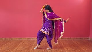 Mehndi Mehdni Giddhe Vich  Neeru Gill Neeli Grewal Sangeet Dance Giddha Video [upl. by Adkins437]