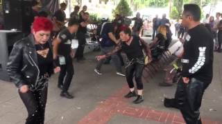 Baile metalero  Tianguis del Trueque Ciudad de México [upl. by Ainirtac]