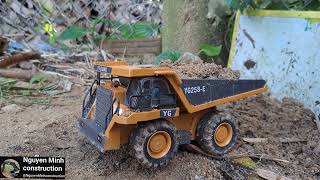 huina 1592 remote control excavator with rc dump truckhuina1592 [upl. by Livia]