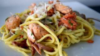 Recept  Pasta met verse zalm [upl. by Giacamo158]