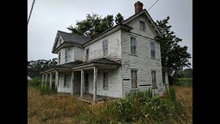 Abandoned Farm house untouched lots of antiques and items from 1940s1950s [upl. by Enhpad]