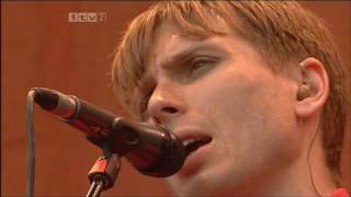 Franz Ferdinand  The Dark of the Matinee Reading 2004 [upl. by Tabitha]