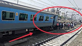 Panchvati Express Coaches Separated in Two Portion Near Kalyan [upl. by Silliw]