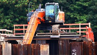 Neubau der Papenburger Schleuse Teil 10  Long reach excavator Hitachi Zaxis 350LCN [upl. by Chaworth427]