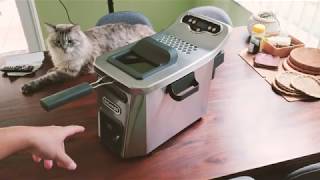 DeLonghi D44528DZ Livenza Easy Clean Digital Deep Fryer Detailed Review [upl. by Edric]