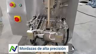 Sacheteadora automática para polvos con dosificador volumétrico Nelmak [upl. by Christan]