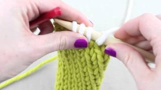 Simple Stylish Stricken  Tutorial Strickkurs Technik 31 Maschen mit einer Häkelnadel aufnehmen [upl. by Atteynek692]