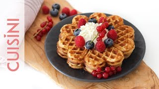 WAFFELTEIG Rezept Waffelrezept  Waffeln einfach selber machen  fluffige Waffel backen [upl. by Galatia]