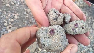 buscando piedras preciosas en el cráter del volcan [upl. by Torto]