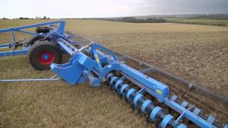 LEMKEN Châssis porteoutils Gigant  FR [upl. by Ivey]