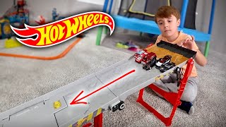 Corrida de HOT WHEELS na RAMPA Reboque  Brancoala Brinquedos [upl. by Mloclam]