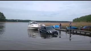 Boot slippen im Flachwasser [upl. by Solram]