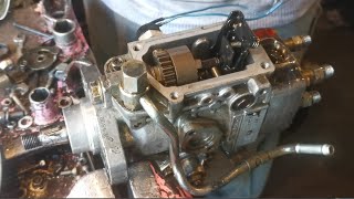 how to fuel injection pump Toyota 3L fuel pump repair [upl. by Drona]