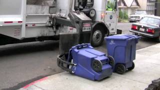 SideLoading Garbage Truck [upl. by Dlanar]