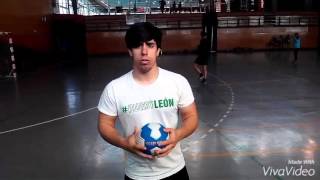 Lanzamiento del extremo en balonmano [upl. by Shoshanna]