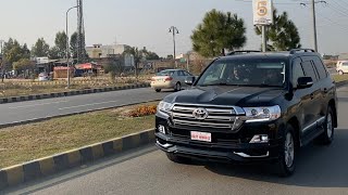 2017 Toyota LandCruiser Altitude V8 diesel 0100kmh amp engine sound [upl. by Herv895]