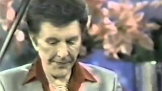 Liberace 1986 Last performance Christmas Medley [upl. by Roi218]