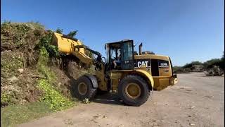 chargeuse sur pneus Caterpillar 924G [upl. by Yllop]