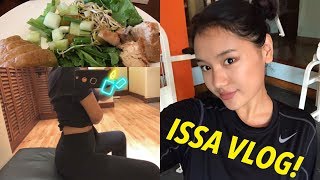 Im the most random person ever  VLOG  fitness  smoothie fail [upl. by Mouldon]