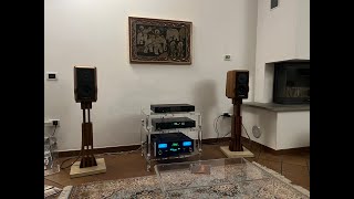 Crystal Rack 4  MA5300  Sonus Faber Aminima Amator [upl. by Ahtanoj]