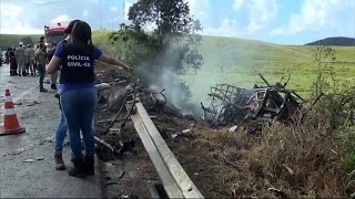 Mortífero accidente múltiple en Brasil [upl. by Barbour]