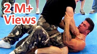 KRAV MAGA TRAINING • Full mount Choke defense [upl. by Aitnecserc]