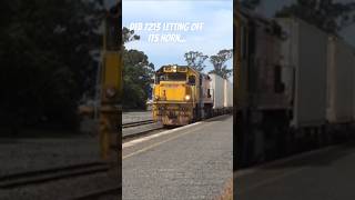 DFB 7213 letting off a horn show train railroaders railway kiwirail railwayenthusiast [upl. by Anaela]