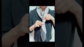 《日本で1番わかりやすい》エルメススカーフ★簡単で華やかな巻き方★ネクタイ結びshortsscarffashion Hermès [upl. by Adnohsad]