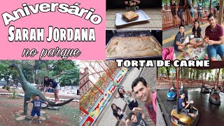 Torta de carne  aniversário no parque de diversões [upl. by Olette]