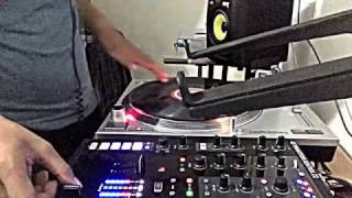 AT LP120 USB  Traktor Kontrol Z2 Scratch Practice 1 [upl. by Greenebaum666]