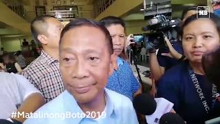 ExVP Binay sucessfully feeds his ballot into the new VCM [upl. by Evilc]