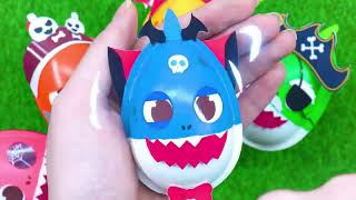 HALLOWEEN TOYS  Mixing RAINBOW Baby Shark with Halloween Surprise Eggs [upl. by Chipman]