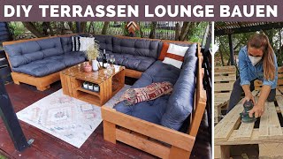 Paletten Lounge selber bauen  Palettensofa DIY Anleitung  Palettenkissen Terrasse Garten Balkon [upl. by Ruosnam]