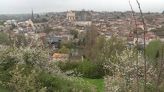 Des logements abordables pour les étudiants à Poitiers [upl. by Cahan]