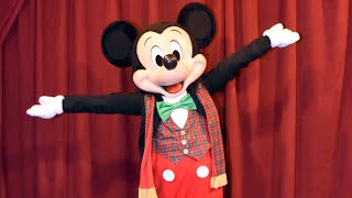 Mickey Mouse Meet amp Greet in His Holiday Outfit at Mickeys Very Merry Christmas Party 2019 [upl. by Suilenrac]