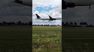 Delta Airline landing at Polderbaan Amsterdam Airport [upl. by Artemisa]