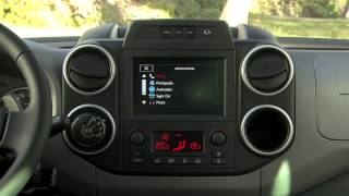 Nouveau Citroën Berlingo Multispace  Le Mirroring Screen [upl. by Auqinimod358]