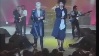 Eurythmics  Sisters Are Doin It For Themselves Live [upl. by Plante383]