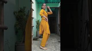 Kaanta laga song trendingshort viral muskanmaheshwari dance [upl. by Monarski215]